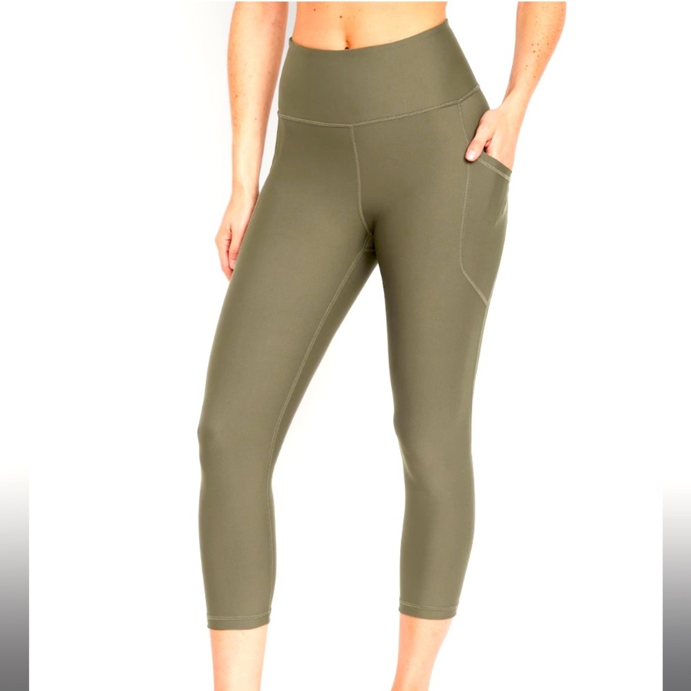 OLD NAVY GO DRY LEGGING